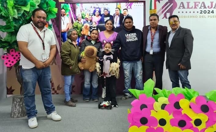 Alumna ganadora del Concurso Estatal de Cuento y entrega de un&nbsp;dron.